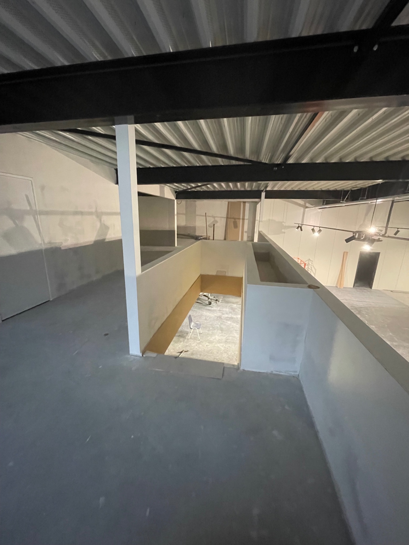 Metal-studwanden autobedrijf – foto 10