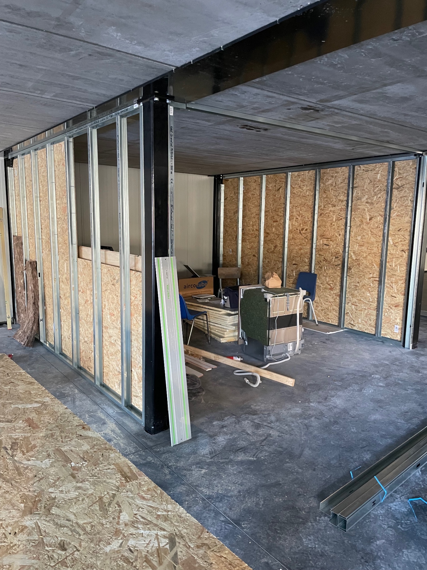 Metal-studwanden autobedrijf – foto 4