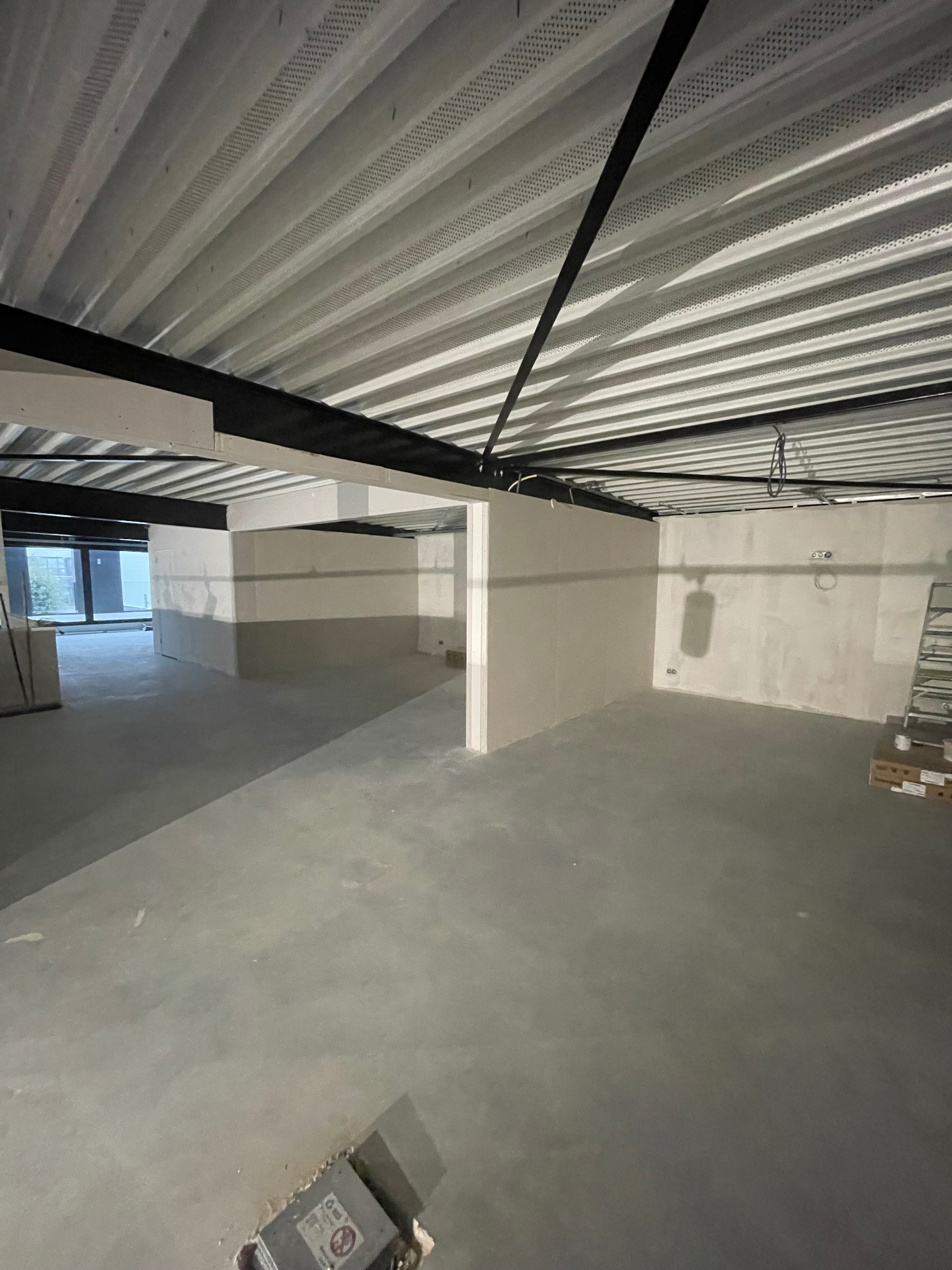 Metal-studwanden autobedrijf – foto 11